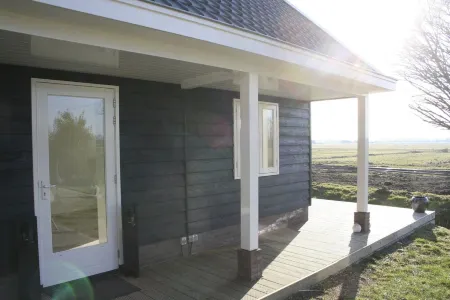 B&B depolderschuur is an independent home Отели в г. Tienhoven