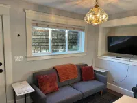 Bright Garden Suite in Colwood