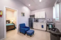 Elegant 1-bedroom apartment with AC and WiFi in Pleasant Buckleys Hotels in 