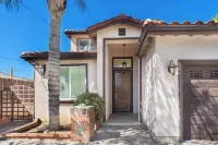 Luxurious Vacation Villa with Lap Pool Các khách sạn gần Los Angeles Whiteman Apt