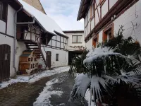 Apartment in a quiet central location in the country