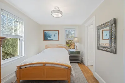 Weymouth Hill Station. Hillside cottage retreat with water views