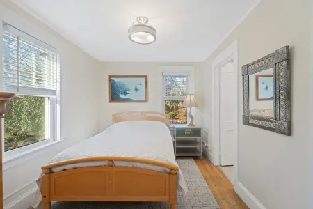 Weymouth Hill Station. Hillside cottage retreat with water views