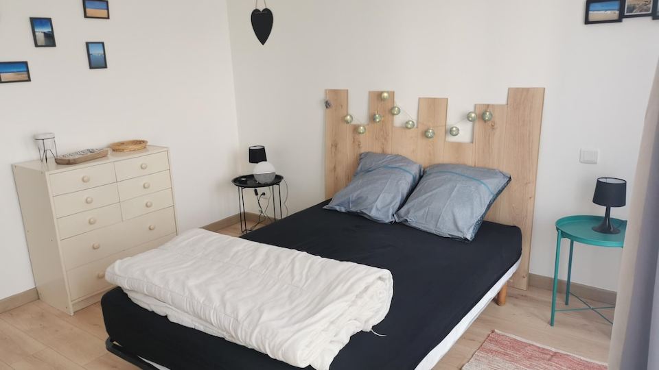 4-person apartment with private garden, 1km from the beach