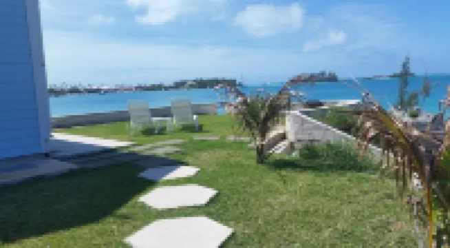 Stunning sunsets, turtle watching, longtails wheeling and glow worms .... 薩默塞特酒店