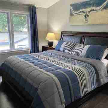 World Cup! Entire Modern Home Book Now! 10 Mins from Toronto Stadium and Airport Rooms