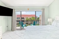 SEA PLACE OCEANVIEW! Renovated Townhome! 2 large balconies, pool & tennis