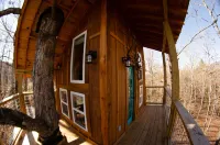 Branches Up Tree House Mountain Getaway