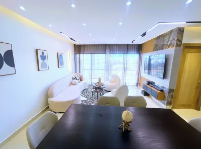Elegant and luxurious modern apartment, designed to offer a magic experience. فنادق في 