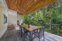 Villa Monos Locos - A Luxurious, Gated and Private Villa Retreat