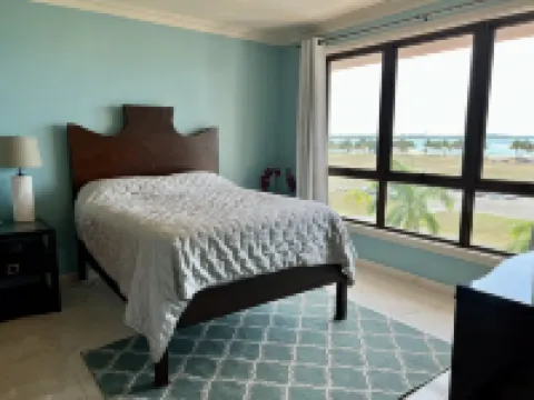 Views! Views! Penthouse with Membership Golfing, Beach, Pool and 2 Carts