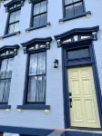 Canary Cottage in the Heart of MainStrasse Village Hotels near Devou Park