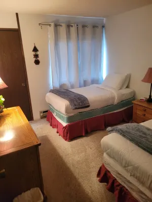 Cozy Vintage Condo on Brian Head 래틀스네이크 크릭 트레일헤드 주변 호텔