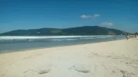 Apt 5 50 m from Sape Beach