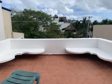 Señor Pedro Suite - spacious one bedroom located one block from the beach