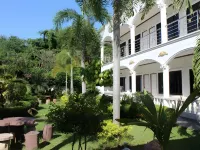White Elephant Resort فنادق في سورين