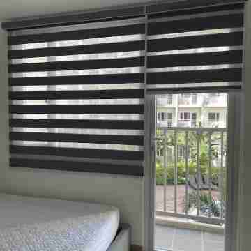 Luxurious Condo overlooking the pool Rooms