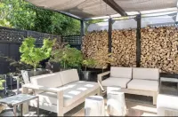 Unique & Chic Apartment with Spectacular Outside Living Room