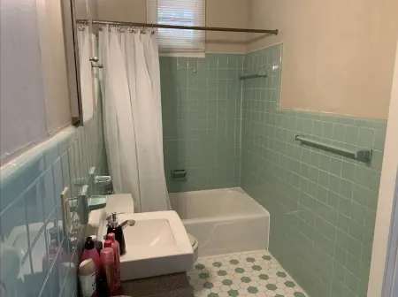 'Ralph' Comfortable Downtown/UK Apartment Отели рядом с достопримечательностью «Кладбище Лексингтон»