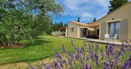 Villa Mas Mavie with swimming pool Les Baux-de-Provence in the heart of Alpilles
