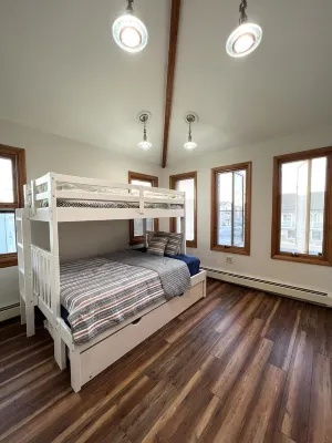 Newly Renovated 4BR 2BA Ocean Block Bay View Ship Bottom Home Central Location Hotels near Long Beach Island Library