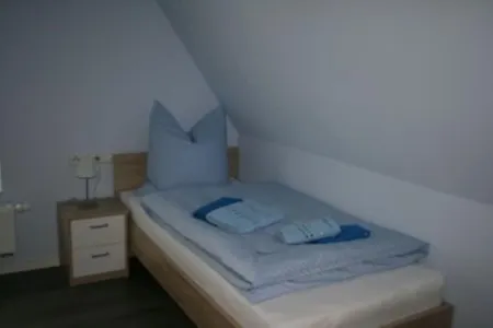 Vacation home Ostseebrandung- House Seedpferdchen Отели рядом с достопримечательностью «Caravan Camp "Baltic Sea" Dranske / Rügen»