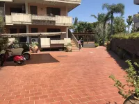 Capomulini villa with private garden, descent to the sea and seasonal swimming pool.