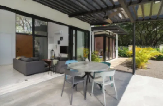 Luxury Villa with High-Speed Wi-Fi, Salt Water Pool, Fire Pit & Roof Terrace!!