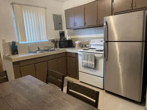 Centrally Located 2 bed 1 bath apartment! Great Value