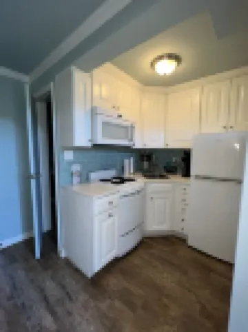 Ocean View Retreat.. Walk to Sapphire Beach!