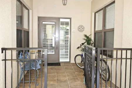 Esplanade  Condo Waterviews on Smokehouse Bay Отели рядом с достопримечательностью «Марко Айленд Бич»