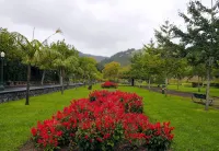 Modern villa in the center of Furnas
