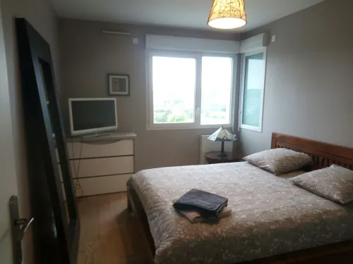Proche Paris / Fully Furnished Apartment 3 Bedrooms 88 m2 the 3rd Room is Not ok