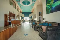 5 Star Beach Front Luxury Resort Grand Caribe 1st Floor -Kayaks & Paddleboards!