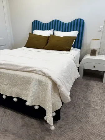 Sun-Filled 1 Bedroom Overlooking Water Street  - No Cleaning Fee