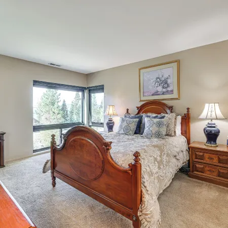 1 Mi to Lake Tahoe: Home w/ Hot Tub & Decks