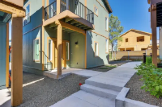 2 Mi to Dtwn Flagstaff: Home w/ Balcony!