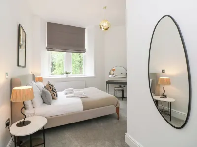 The Elizabeth Suite Stone Cross Mansion Hotel dekat Laurel and Hardy Museum