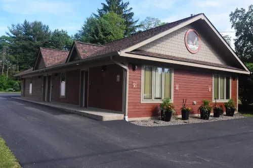 The Fields of Eden Inn Hotel a Angola-on-the-Lake