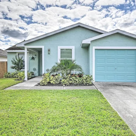 Retreat w/ Heated Pool Near Vanderbilt Beach!