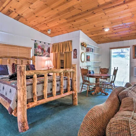 Gorgeous Oakhurst Retreat w/ Swimming Hole!