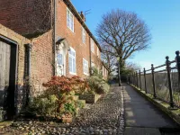 Lantern Cottage Hotels in Rye