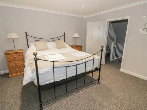 5 Coley Lane Hotels in Rugeley