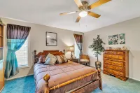 Stead House-3Bd/2ba, Ttu,  Fall Specials! 3 Bedroom Home by RedAwning - balcony