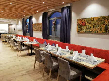 Gasthof Zum Stollhofer Отели в г. Гемайнде Инцинг