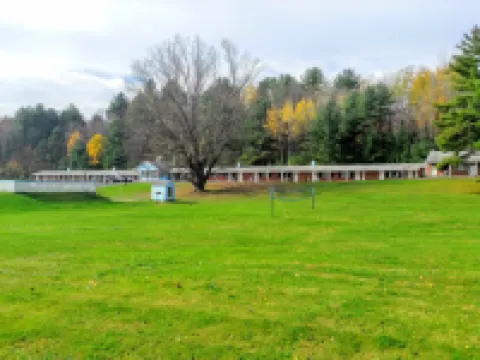 Starlight Inn Hotels in Bennington