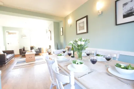 6 Coastguard Cottages, Aldeburgh