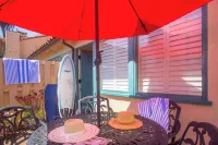 카스티요 인 앳 더 비치