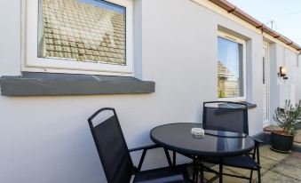 The Annexe, Laburnum - Housity