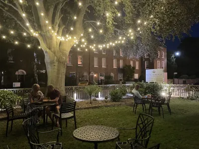 The Royal Adelaide Hotel Hotels in Old Windsor